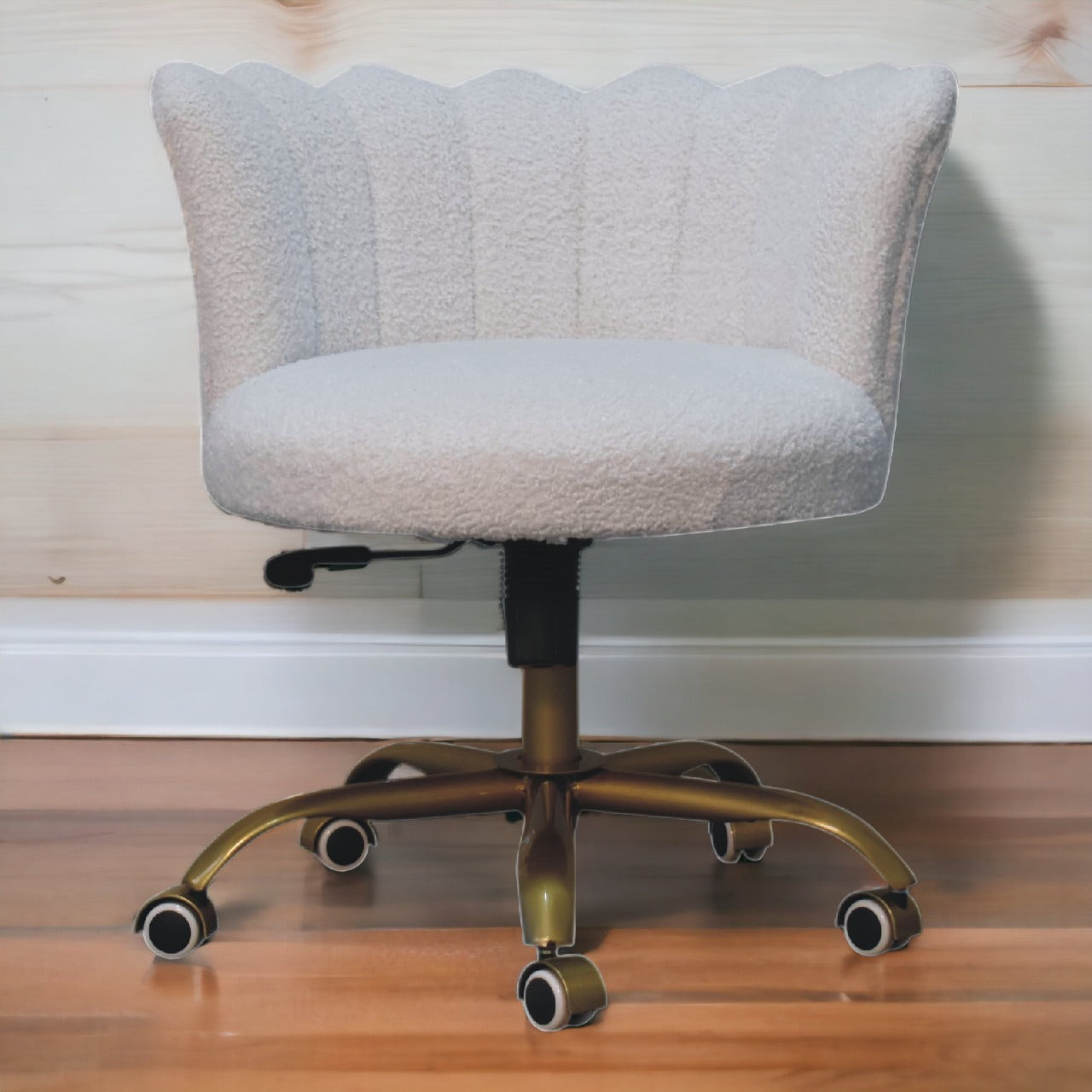 Célestine Swivel Chair